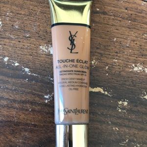 YSL Touché Eclat tinted moisturizer b 70